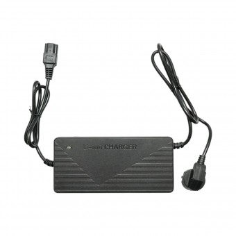 Incarcator baterie Li-ion 48V, 5A, 220V AC pentru masina electrica automata de spalat autobuze si camioane AAA548
