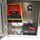 Aparat generator impulsuri 12 Joule, DC12V/220V. cu panou solar 30W si baterie 12V 12Ah cutie din inox, pentru gard electric Breckner Germany.