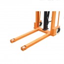 Transpalet manual cu sarcina maxima 1T inaltime maxima 2.5m Breckner Germany