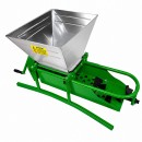 Zdrobitor de struguri manual Micul Fermier, capacitate cuva 30 litri, capacitate productie 200kg/h, cu desciorchinator